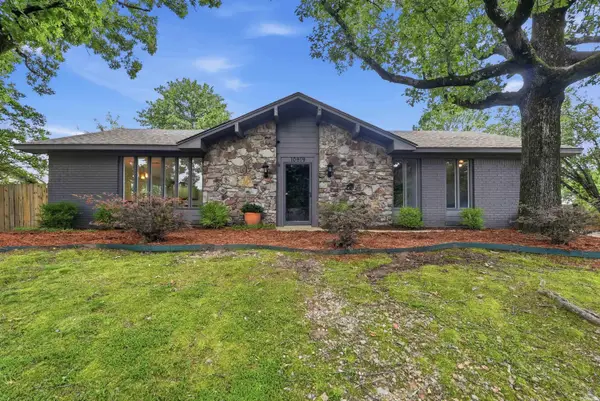10919 Yosemite Valley Drive, Little Rock, AR 72212