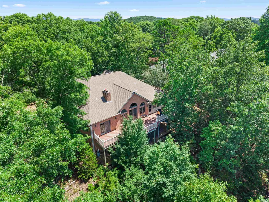 15 Lago Drive, Hot Springs Village, AR 71909 - #2