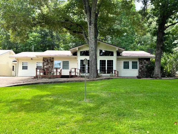 64 Cherokee Road, Cherokee Village, AR 72529