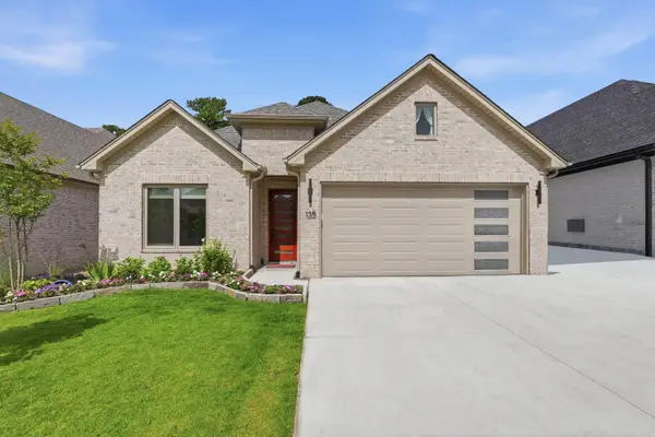 135 Woodlands Park Drive, Little Rock, AR 72211