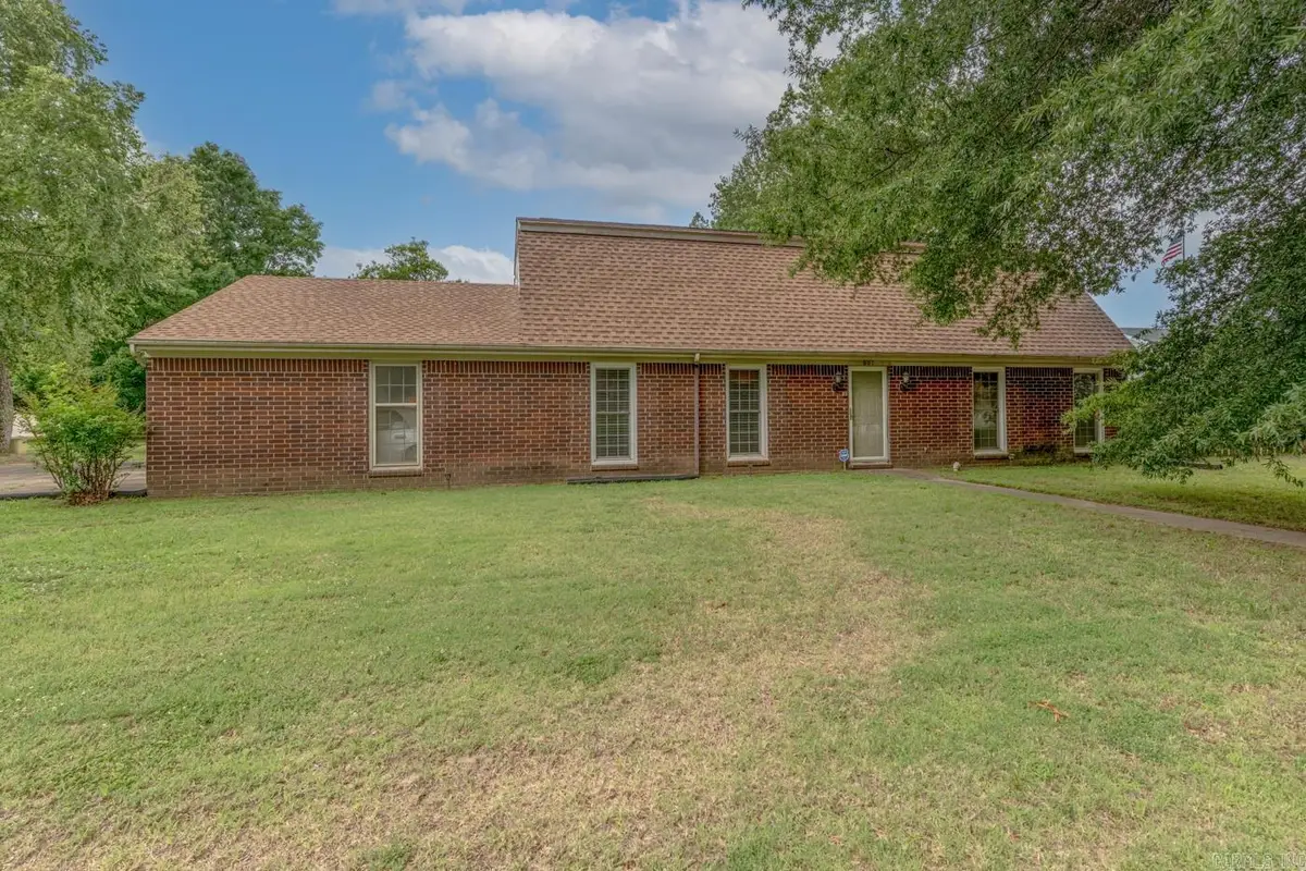 601 W Stroud St, Jonesboro, AR 72401 - #1
