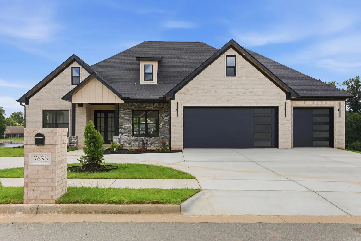 7636 S Shoreline Blvd, Benton, AR 72019 - #1