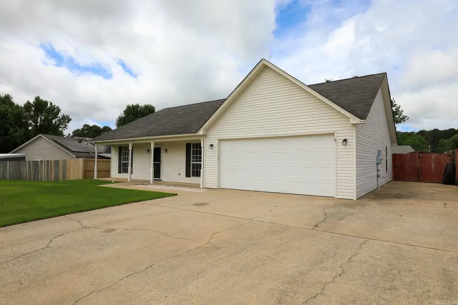 202 Hunters Run Dr, Haskell, AR 72015 - #3