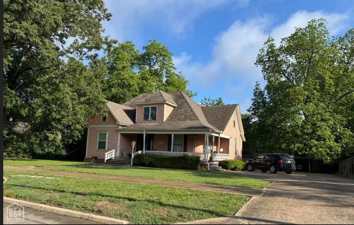 622 W Oak Avenue, Jonesboro, AR 72401 - #1
