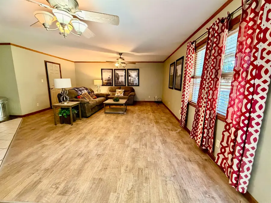 325 S Crestview, Dumas, AR 71639 - #3