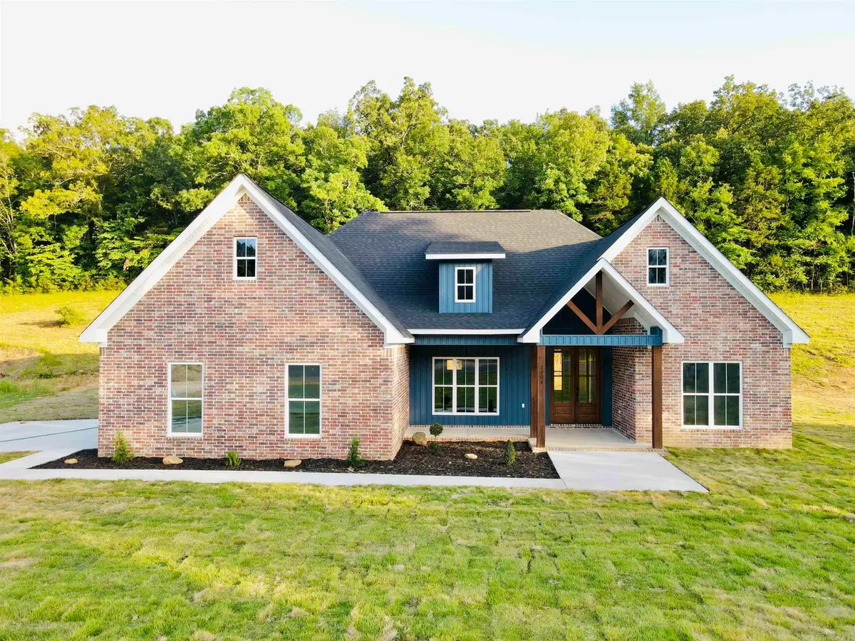 2004 E Holloway Street, Morrilton, AR 72110 - #1