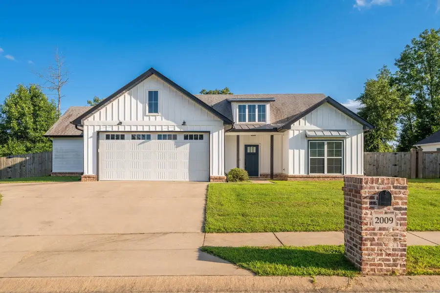 2009 Berkshire Drive, Benton, AR 72019 - #2