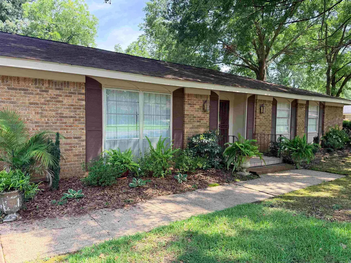 1505 Elm St, Crossett, AR 71635 - #1