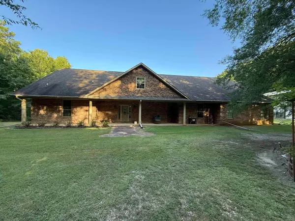 398 Barton Bethel Road, Nashville, AR 71852