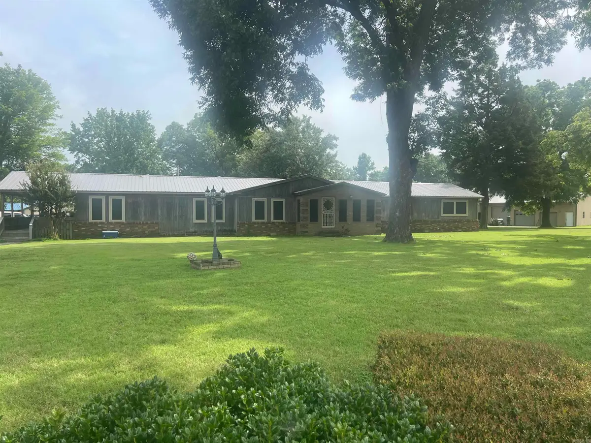 218 N 1st St, Madison, AR 72359 - #1