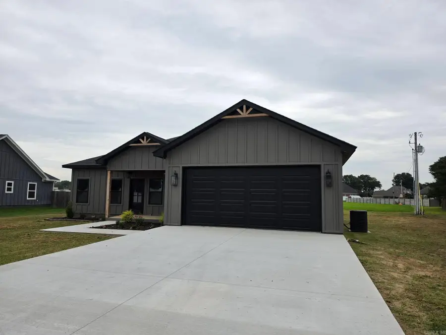 410 Olivia Dr, Newport, AR 72112 - #2