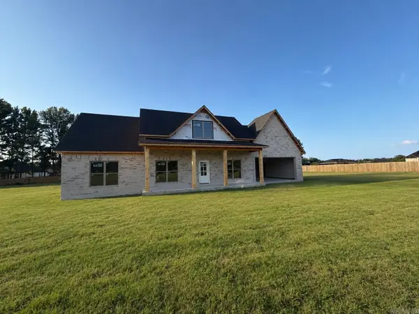 10 Crescent Cove, Ward, AR 72176