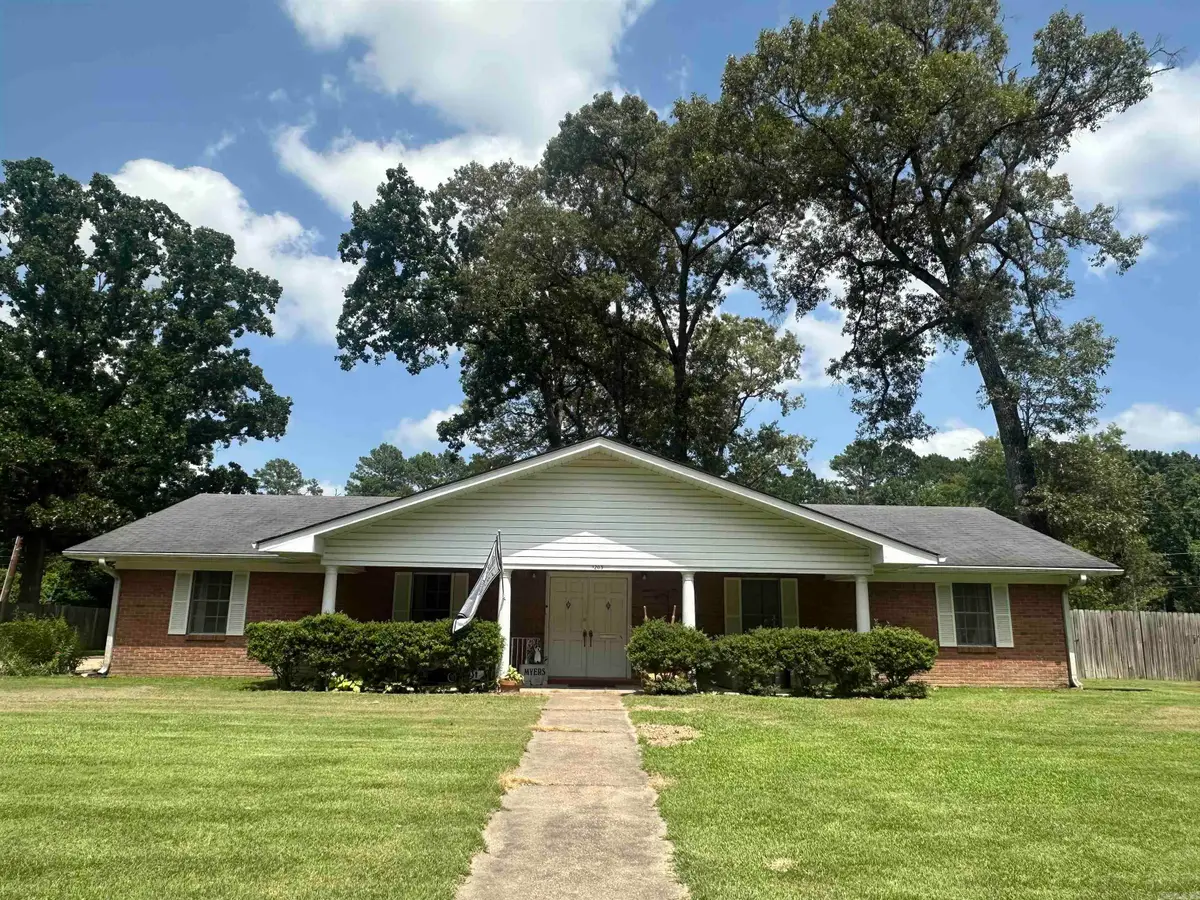 1203 Chestnut St, Crossett, AR 71635 - #1