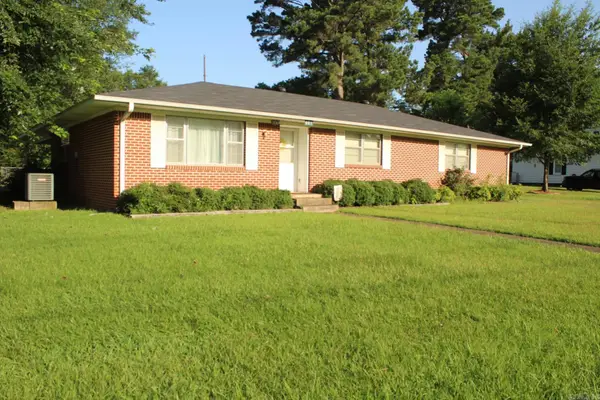 401 N 10th Street, Nashville, AR 71852
