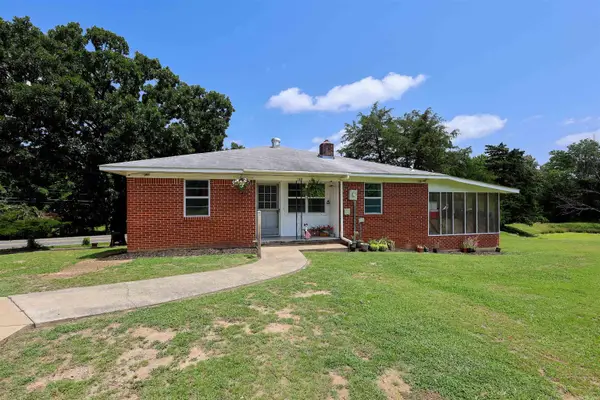 132 South Drive, Mount Ida, AR 71957