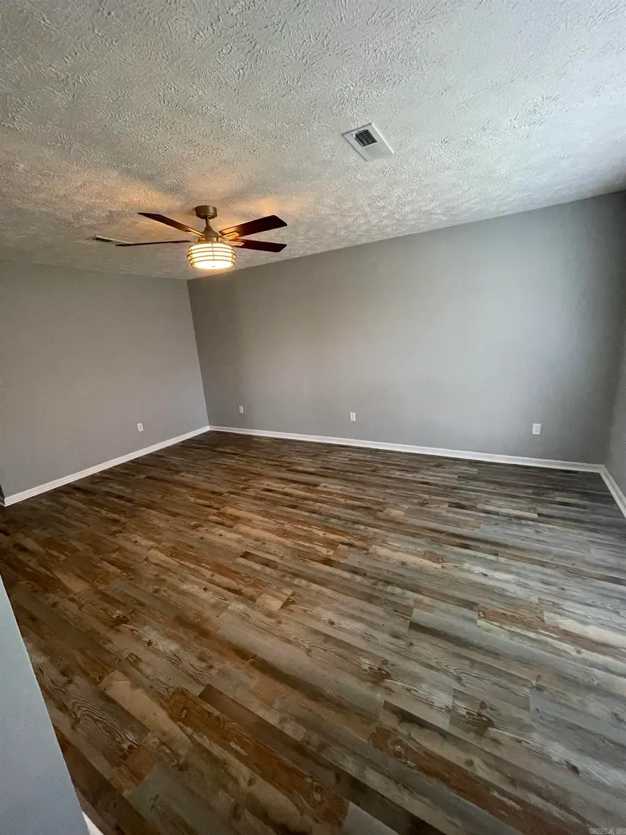 105 Wells Fargo Trl, Jacksonville, AR 72076 - #3