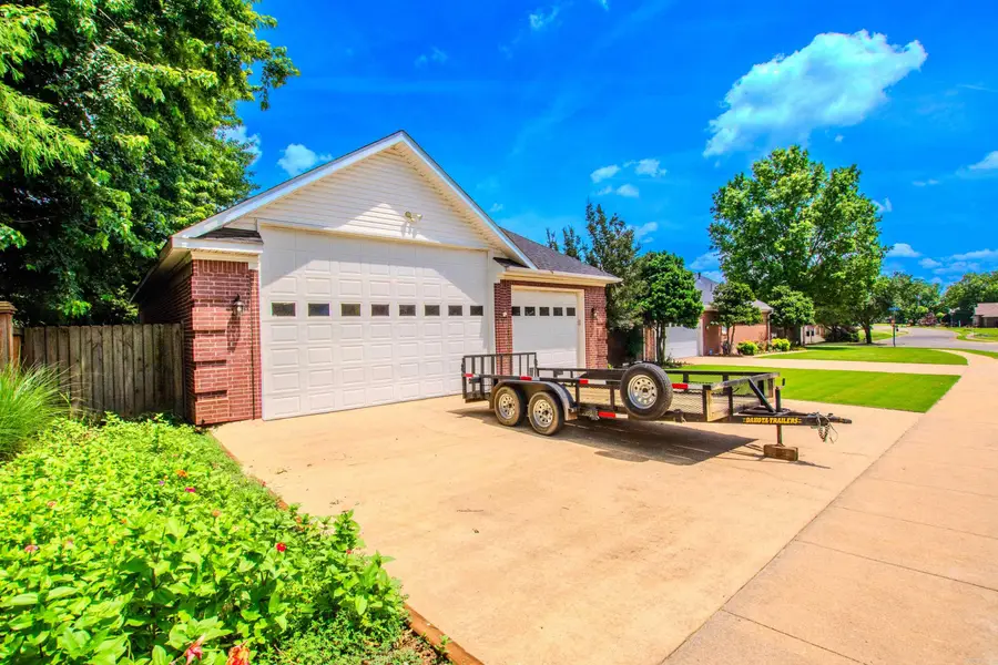 824 Sedgefield Drive, Bryant, AR 72022 - #2