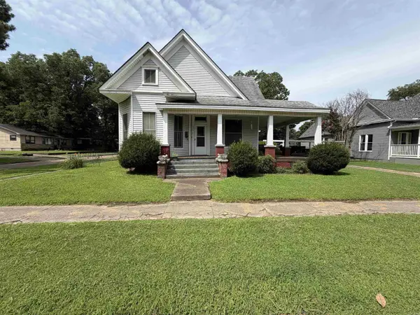 422 S 7th Street, Van Buren, AR 72956