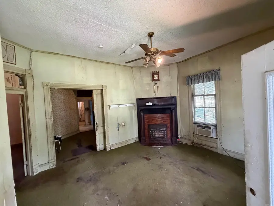 422 S 7th Street, Van Buren, AR 72956 - #2