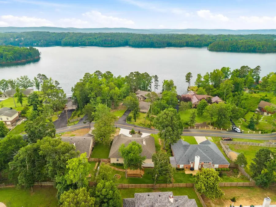 404 Peninsula Drive, Hot Springs, AR 71901 - #3