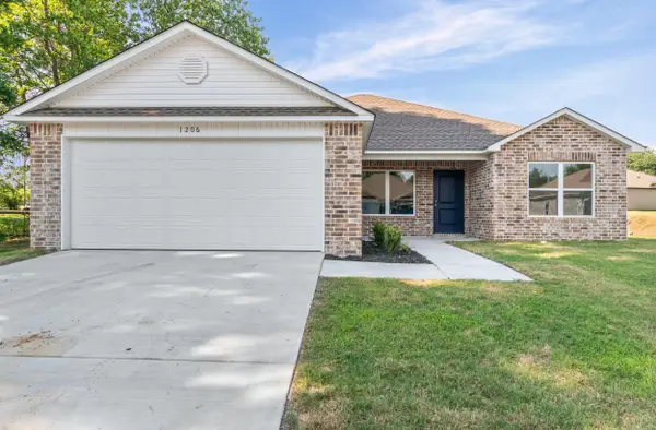 1206 Manor Oaks Boulevard, Searcy, AR 72143