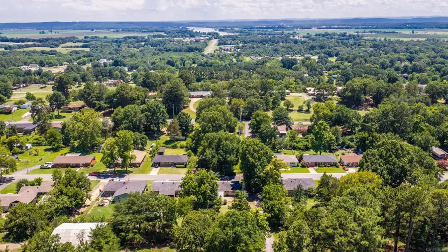 1301 Holloway, Morrilton, AR 72110 - #2