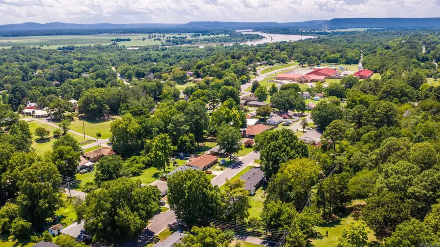 1301 Holloway, Morrilton, AR 72110 - #3