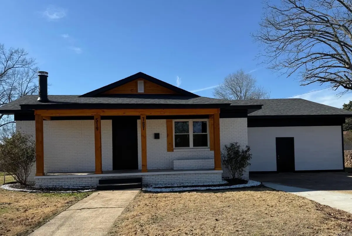 519 N 7th Street, Nashville, AR 71852 - #1