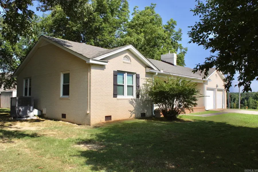 1520 W North Street, Piggott, AR 72454 - #2