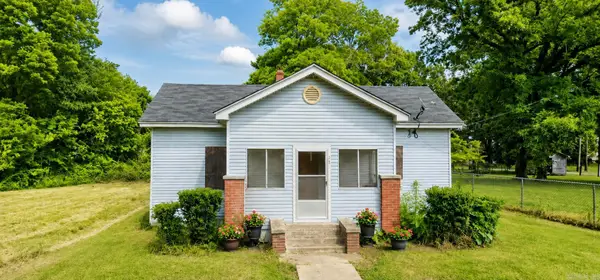 305 N School, Dermott, AR 71638