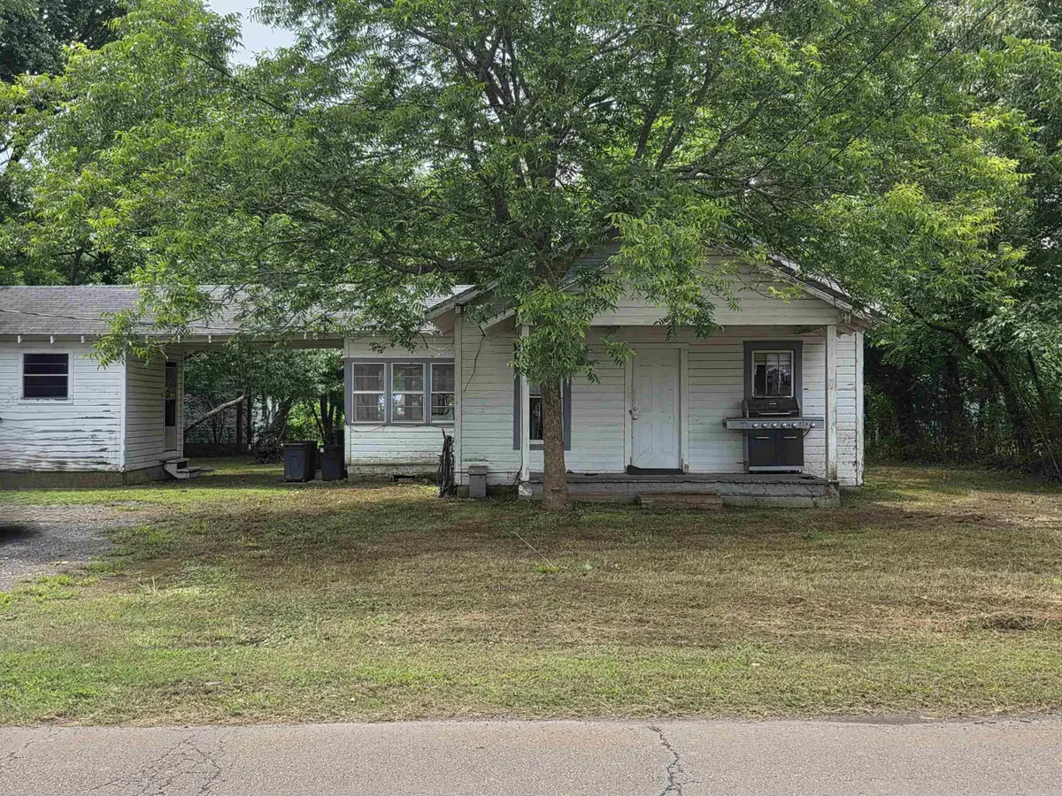 1604 Reeves Avenue, Mena, AR 71953 - #1