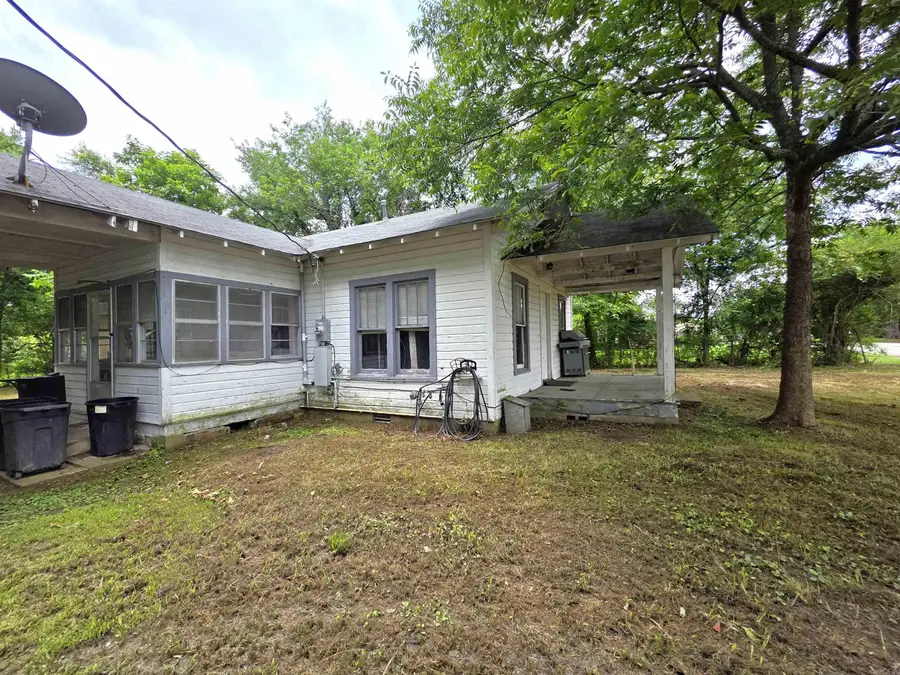 1604 Reeves Avenue, Mena, AR 71953 - #3