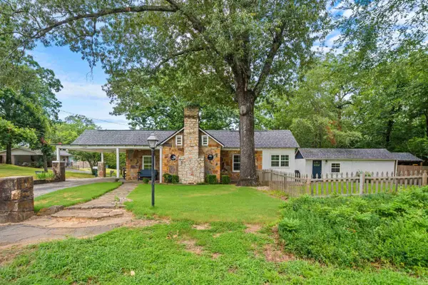 1061 Burchwood Bay Road, Hot Springs, AR 71913