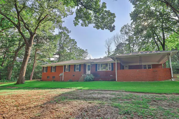 2711 Wood Street, Jonesboro, AR 72401