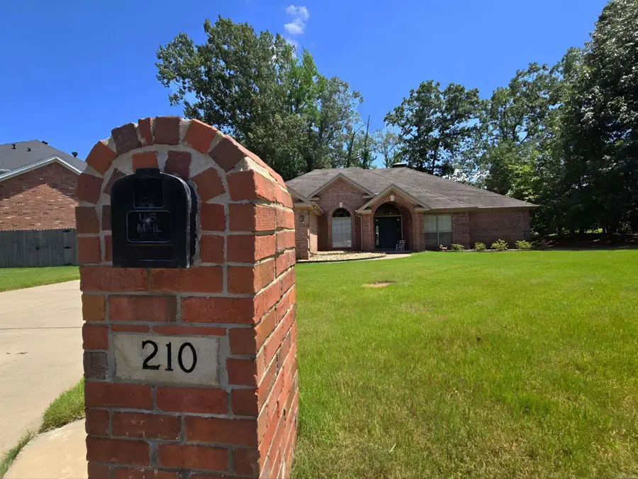 210 Deauville Drive, Maumelle, AR 72113 - #3