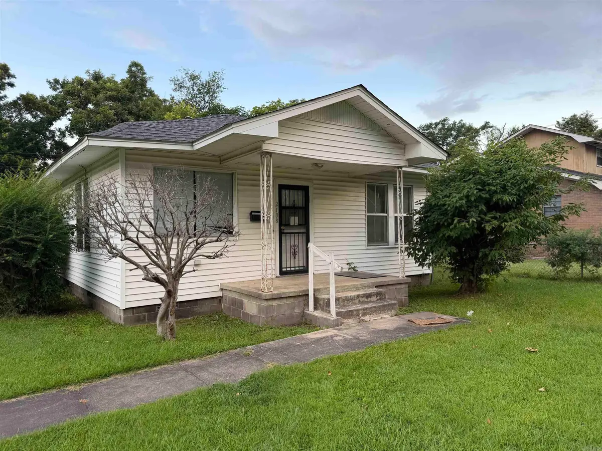 2108 W 15th Ave, Pine Bluff, AR 71603 - #1