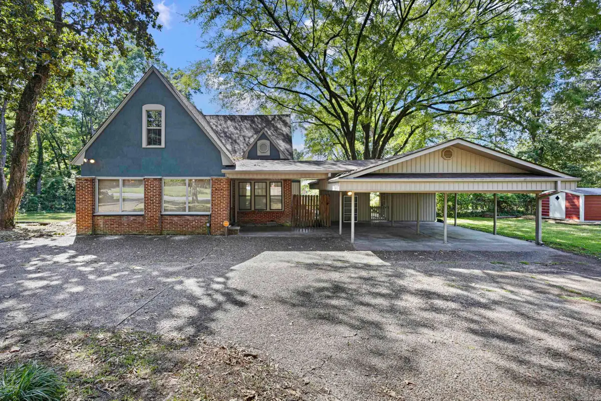 807 S Bridge Street, Morrilton, AR 72110 - #1
