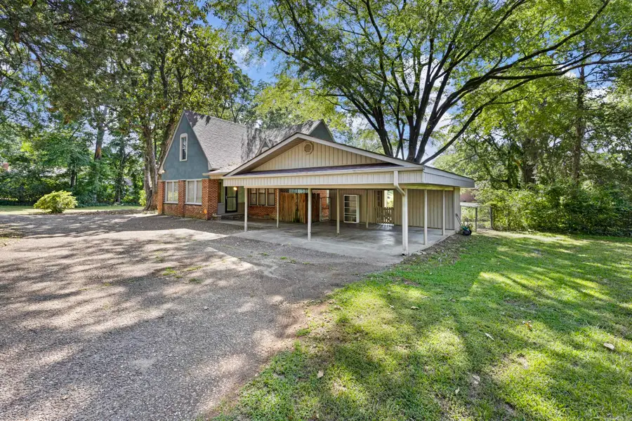 807 S Bridge Street, Morrilton, AR 72110 - #3