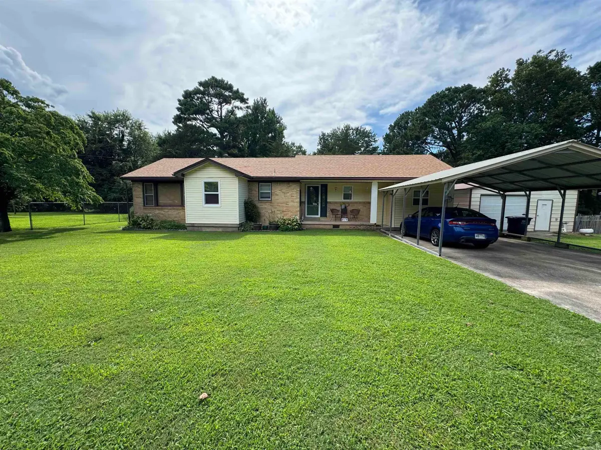 819 S 12th Avenue, Piggott, AR 72454 - #1