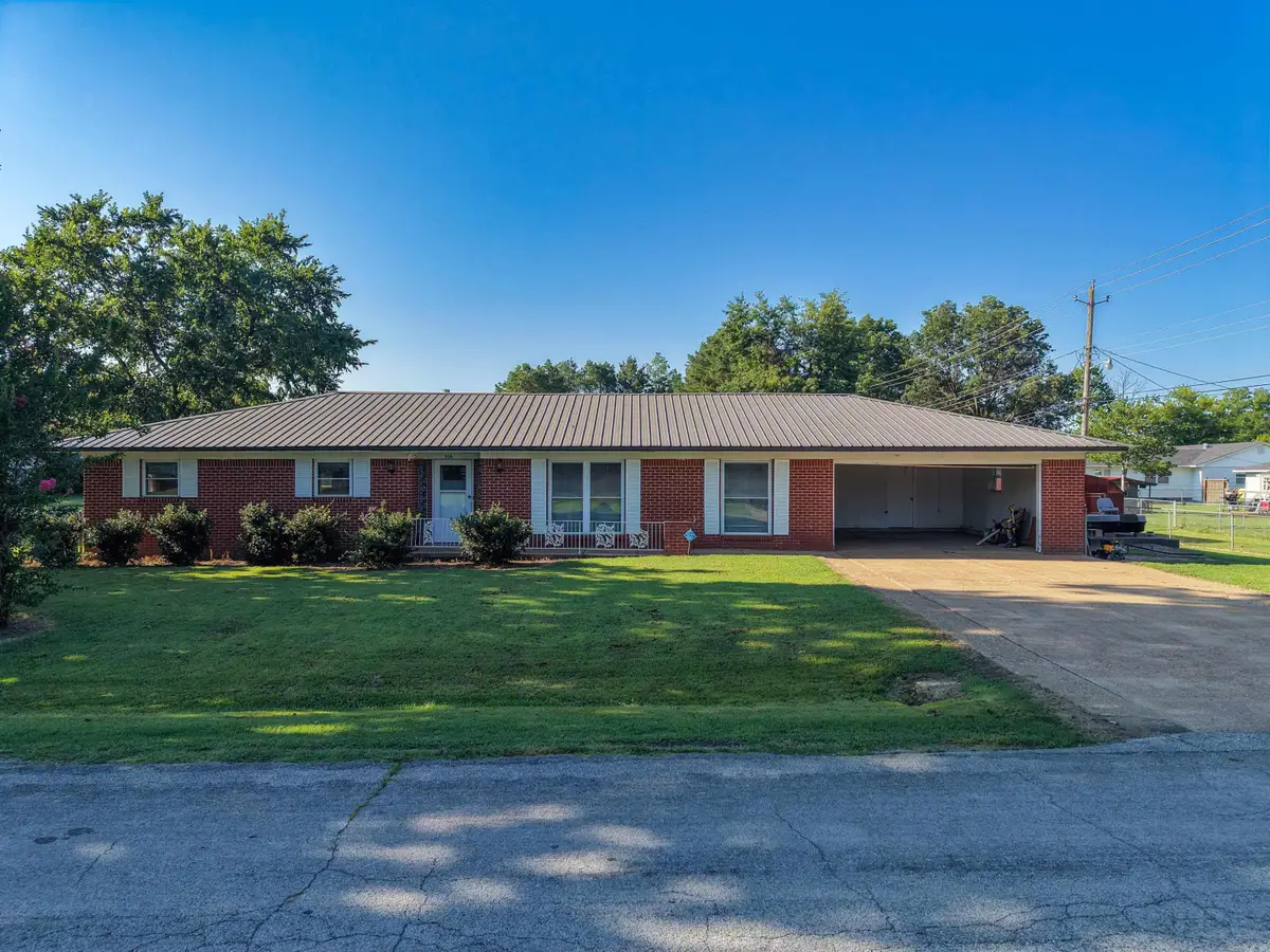 306 Arkansas Ave, Walnut Ridge, AR 72476 - #1
