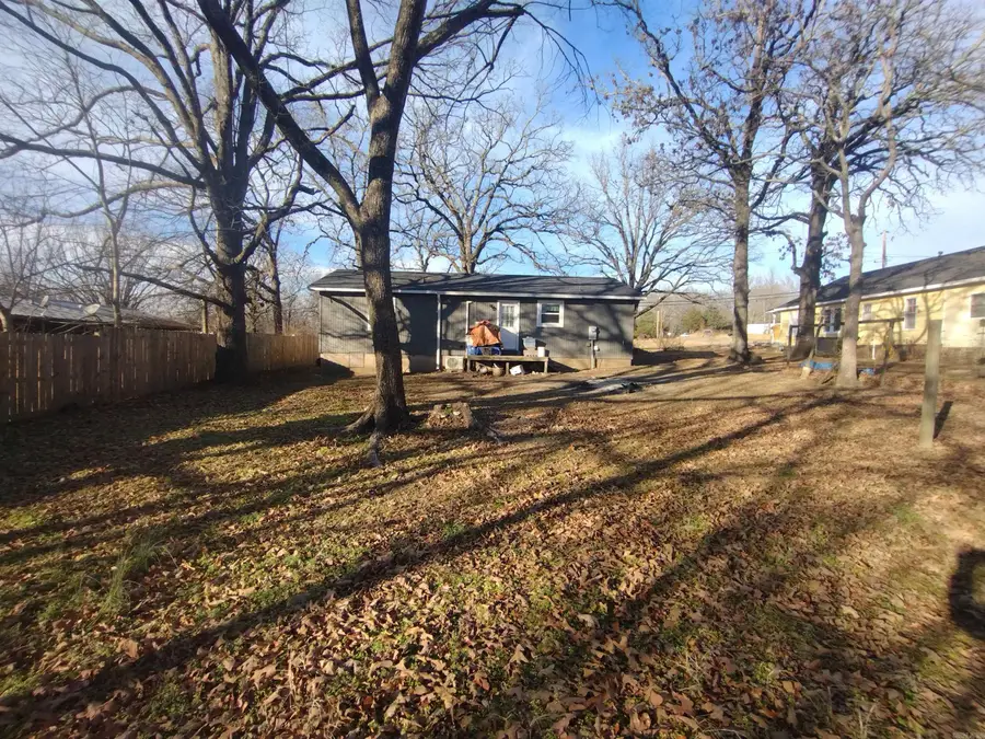609 E Webb, Mountain View, AR 72560 - #2