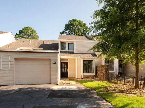 12 Fairway Woods Circle, Maumelle, AR 72113