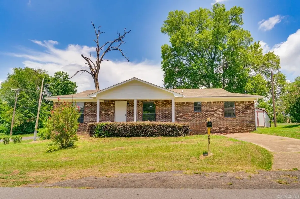205 Vine St, Malvern, AR 72104 - #1