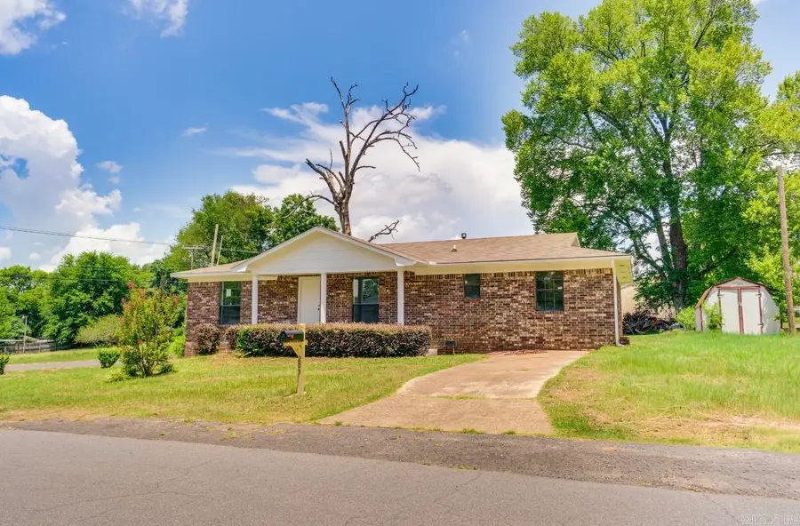 205 Vine St, Malvern, AR 72104 - #2