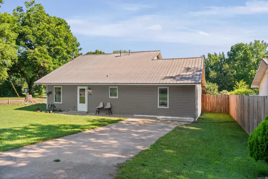 201 Hendrix St., Bald Knob, AR 72010 - #3