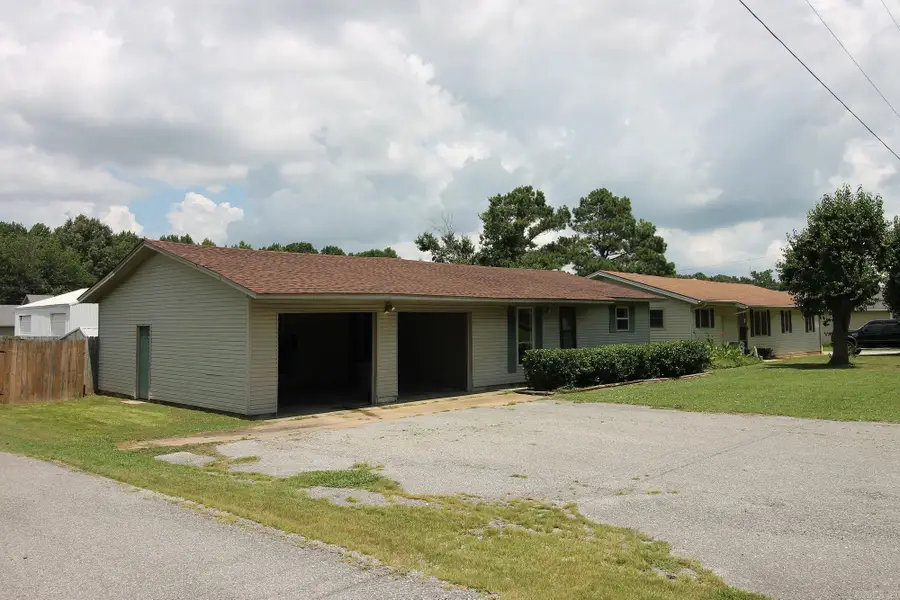1301 Roberts Dr., Paragould, AR 72450 - #3