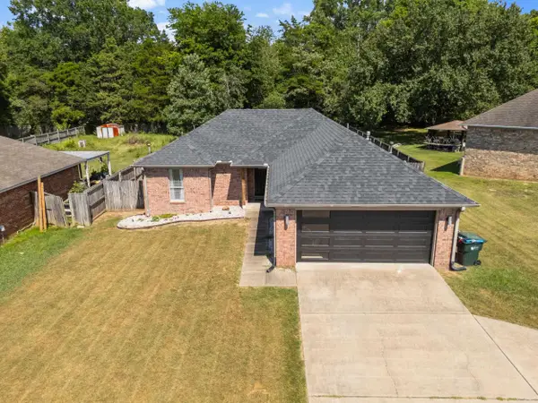 1910 Donaghey Avenue, Conway, AR 72032