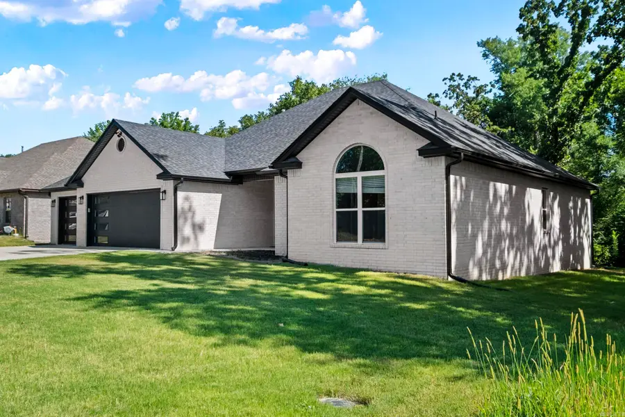 2321 E Maryland Ave, Sherwood, AR 72120 - #2