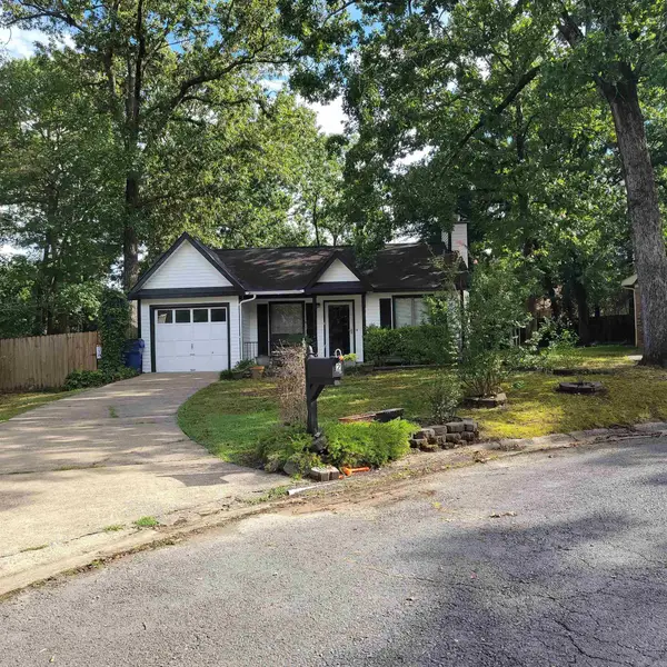 2 Oak Forest Cove, Maumelle, AR 72113
