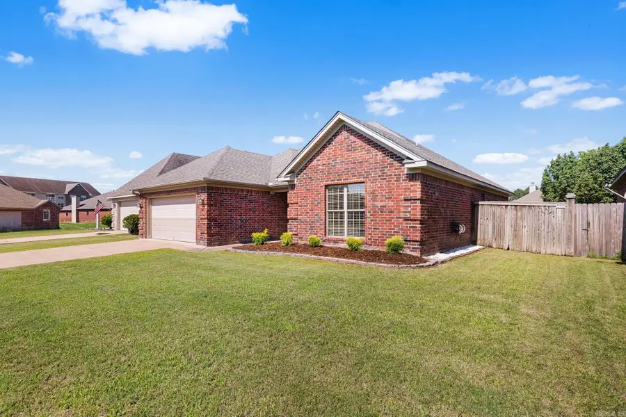 109 Danielle Cir, Maumelle, AR 72113 - #2